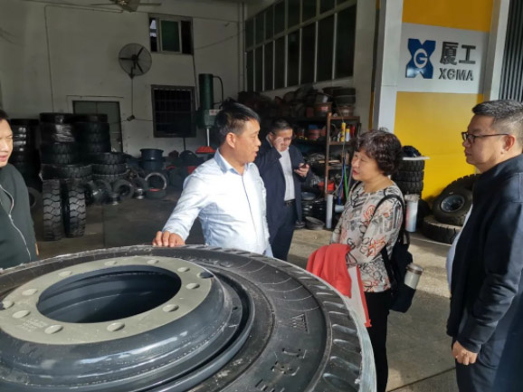 情暖永新昌丨熱烈歡迎廈門總商會舉辦的哈工大會長班同學(xué)光臨廈門永新昌參觀指導(dǎo)。